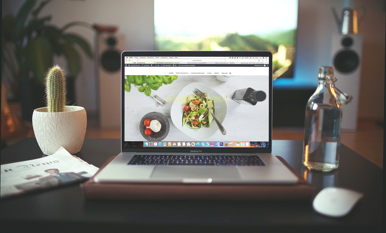 노트북 거치대, 장시간 사용하면서 깨달은 목 통증의 진짜 원인 laptop, apple, macbook, computer, mouse, browser, research, study, school, business, work, desk, off
